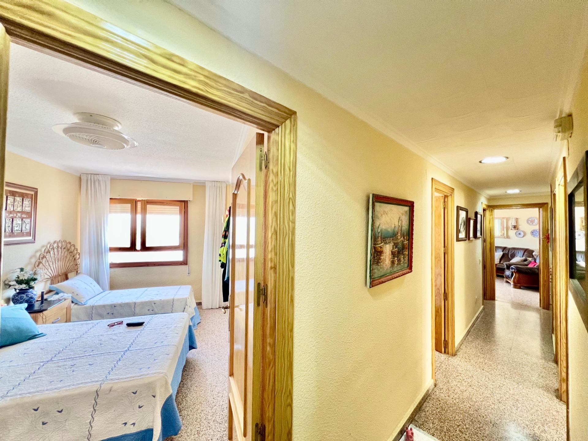 ESPACIOSO APARTAMENTO DE 3 HABITACIONES + PARKING + TRASTERO EN PLANTA 7 CON VISTAS AL MA