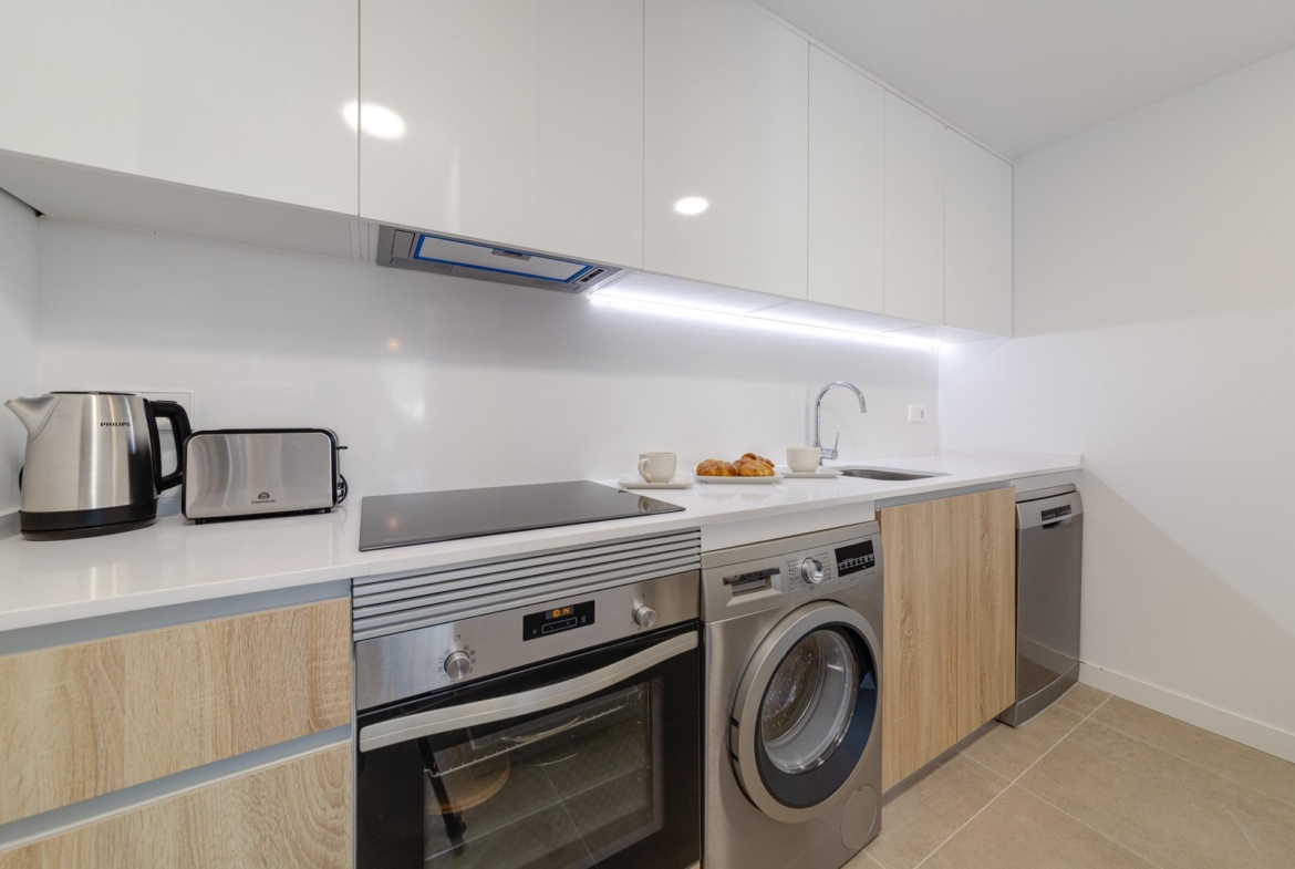 SPECTACULAR NEW LARGE APARTMENT WITH SEA AND MOUNTAIN VIEWS IN CALPE