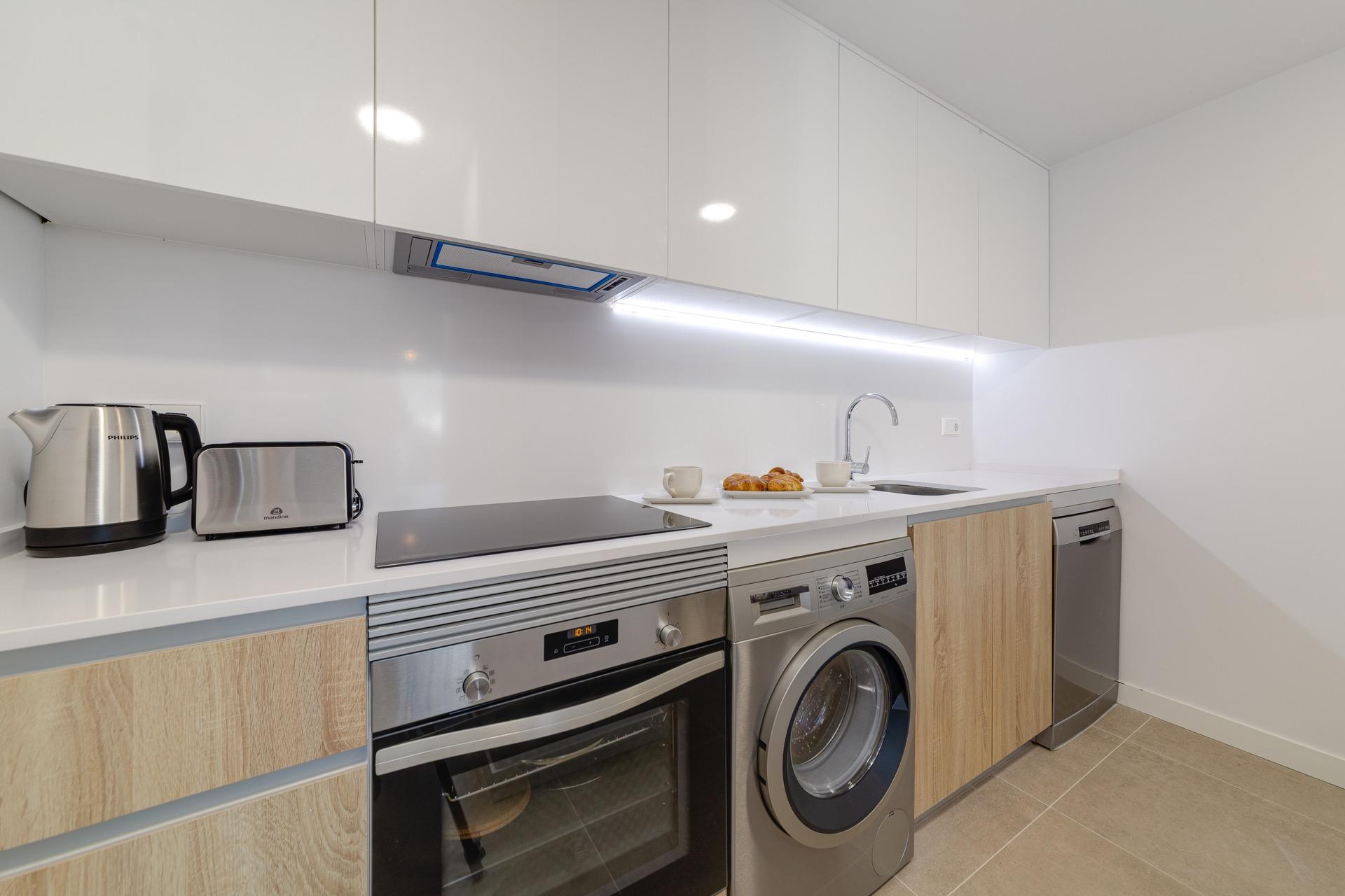 SPECTACULAR NEW LARGE APARTMENT WITH SEA AND MOUNTAIN VIEWS IN CALPE