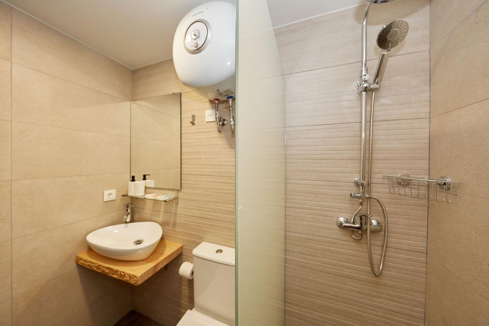 2-31-87 Magnífico Hotel Reformado en Cabo Huertas: IDEAL PARA INVERSORES