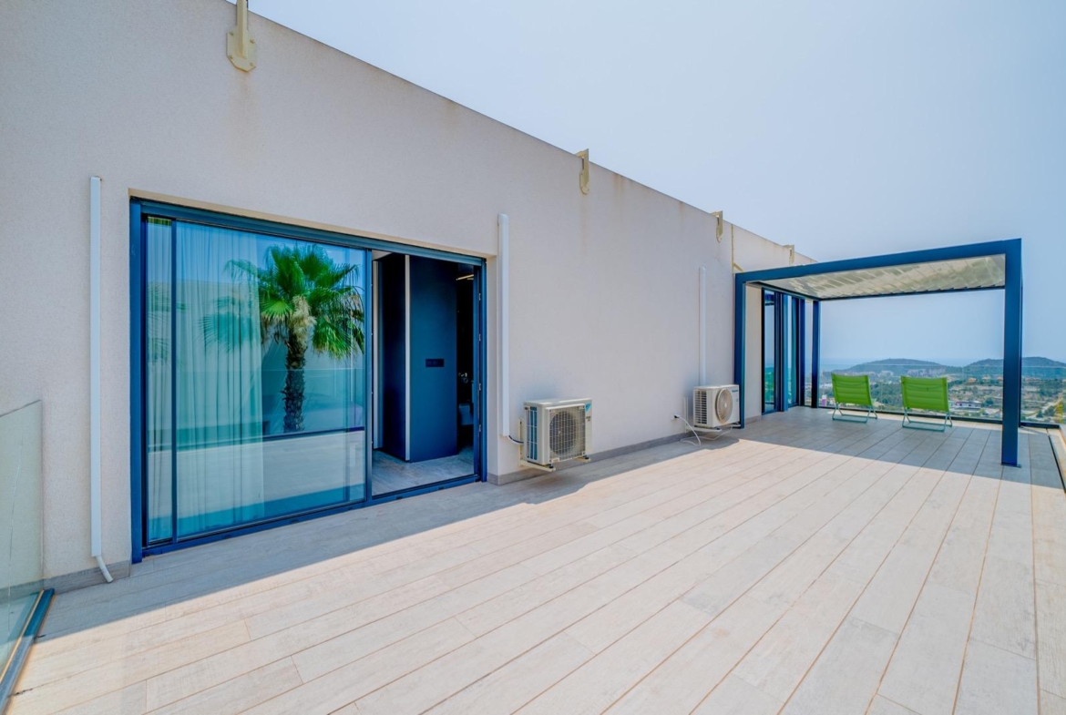 LUXURY VILLA FOR A LARGE FAMILY IN FINESTRAT