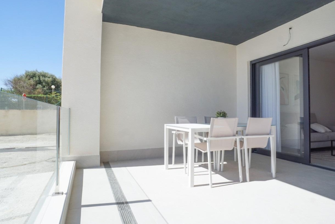 APPARTAMENTOS DE OBRA NUEVA CON VISTAS AL MAR. 2 DOR. 2 BAÑOS. APARCAMENTO. PISCINA.