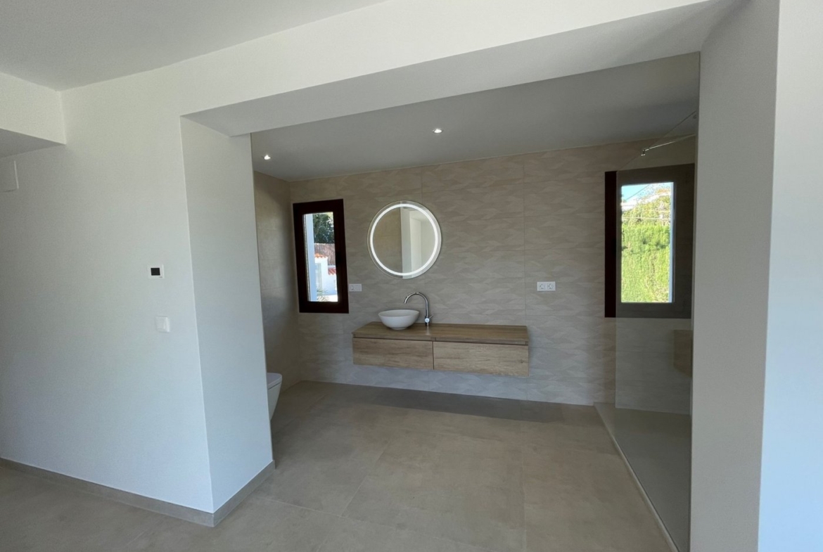 LUXURY VILLA IN ALTEA
