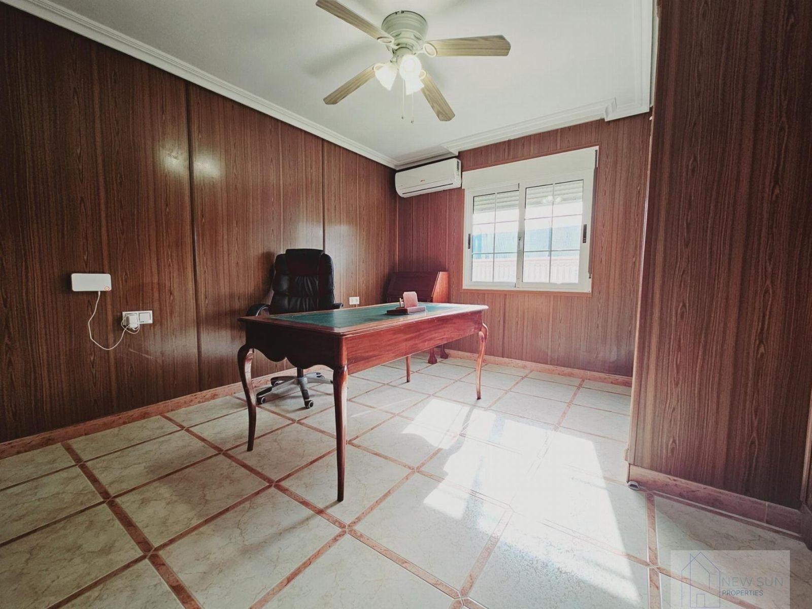 VILLA EN LA SIESTA CON 800 METROS DE PARCELA. PISCINA PRIVADA. 330 M2 DE CASA.