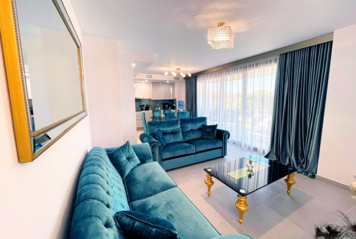 Moderne nieuwe appartementen aan de oevers van de Middellandse Zee