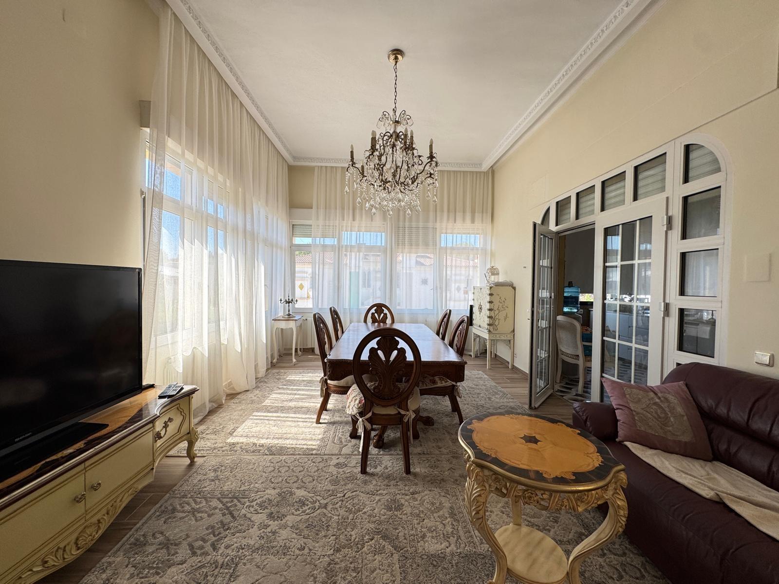 2-32-72 VILLA DE LIJO EN CAMPOAMOR CON 639 M2 DE CASA. PARCELA 800 M2. PISCINA PROPIA. 5 DORM. 4 BAÑOS. PLAYA A 650 METROS.