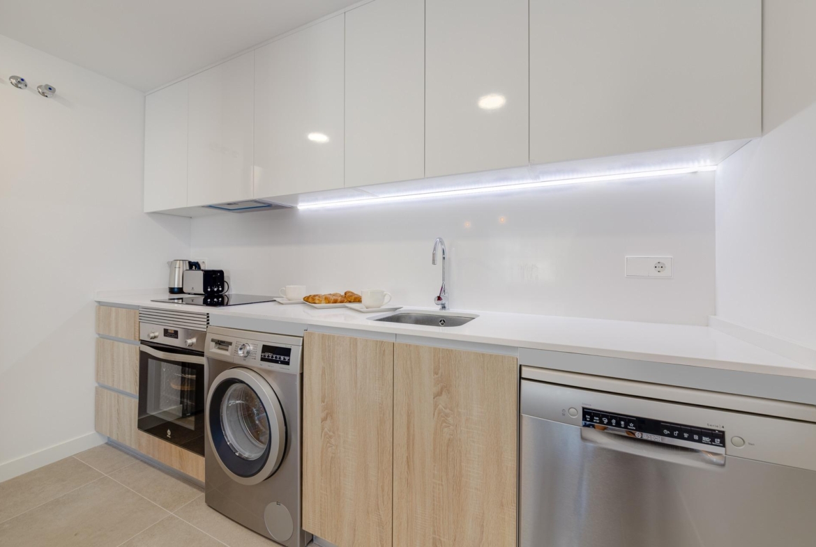SPECTACULAR NEW LARGE APARTMENT WITH SEA AND MOUNTAIN VIEWS IN CALPE