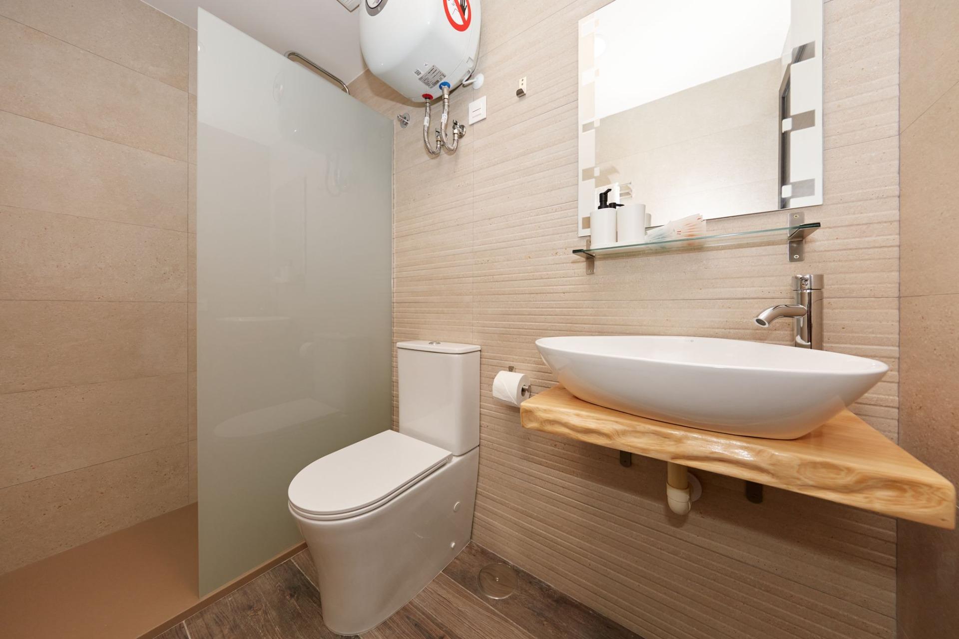 2-32-84 Magnífico Hotel Reformado en Cabo Huertas: IDEAL PARA INVERSORES
