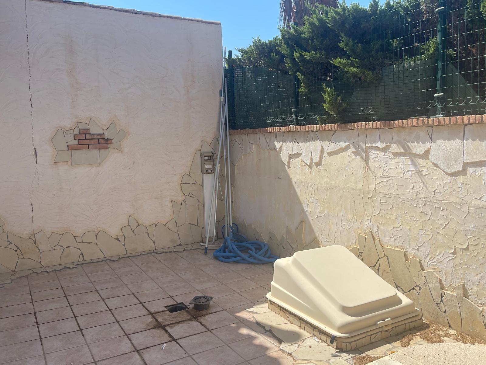 VILLA PARADA CON VISTAS AL MAR Y A 200 METROS DE PLAYA! ZONA TORRE LA MATA. 5 DRM. 3 BAÑOS. PISCINA PRIVADA.