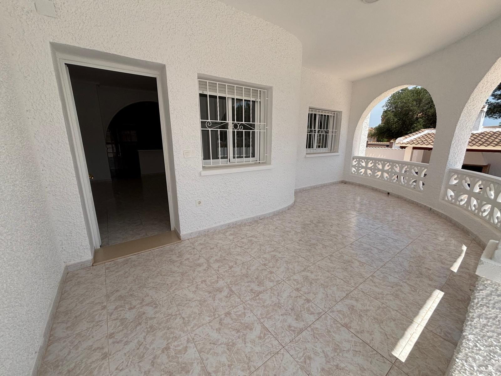 2-32-98 FABULOSA VILLA REFORMADA ESTILO MEDITERRÁNEO EN CIUDAD QUESADA