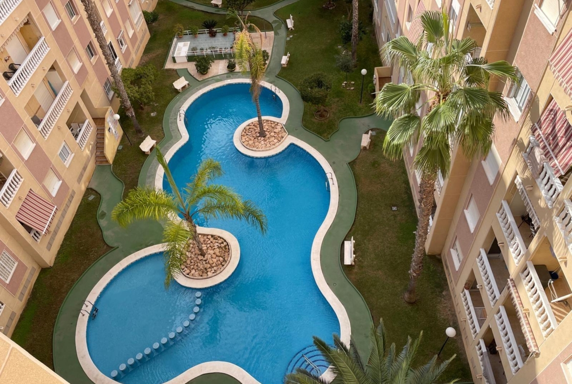 Charming Apartment in Torrevieja – Parque de las Naciones 🌞 2 bedrooms 1 bathroom with pool and garage