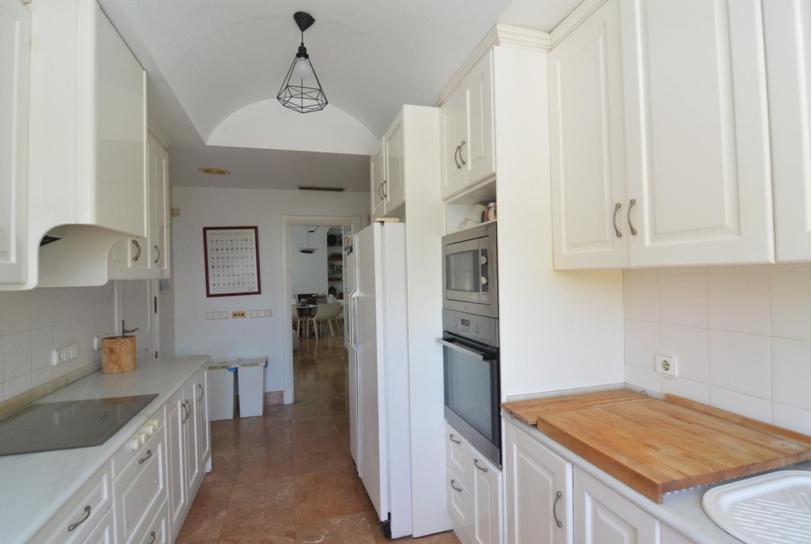 Spectacular renovated villa in urbanization Torreta Florida