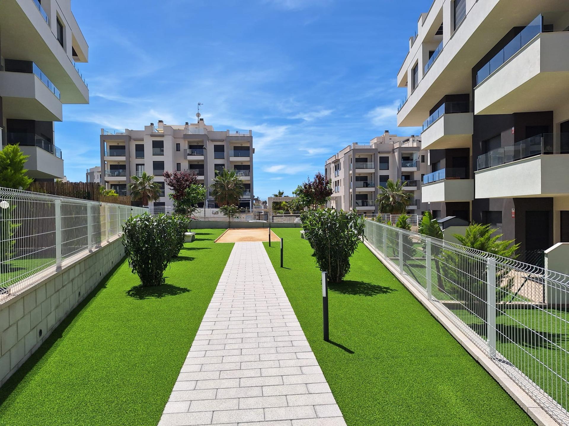 Nieuwbouw appartement in Villamartin met parkeerplaats en gemeenschappelijk zwembad