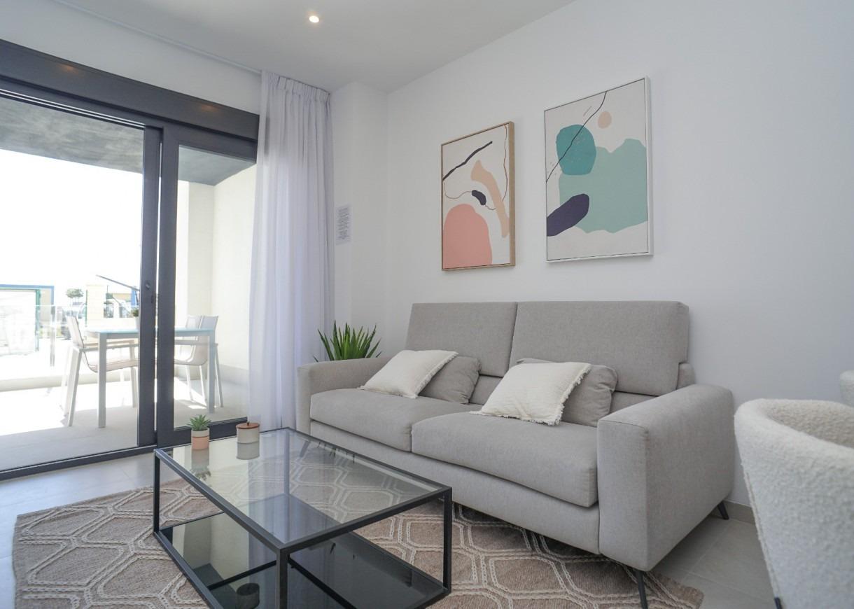 APPARTAMENTOS DE OBRA NUEVA CON VISTAS AL MAR. 2 DOR. 2 BAÑOS. APARCAMENTO. PISCINA.