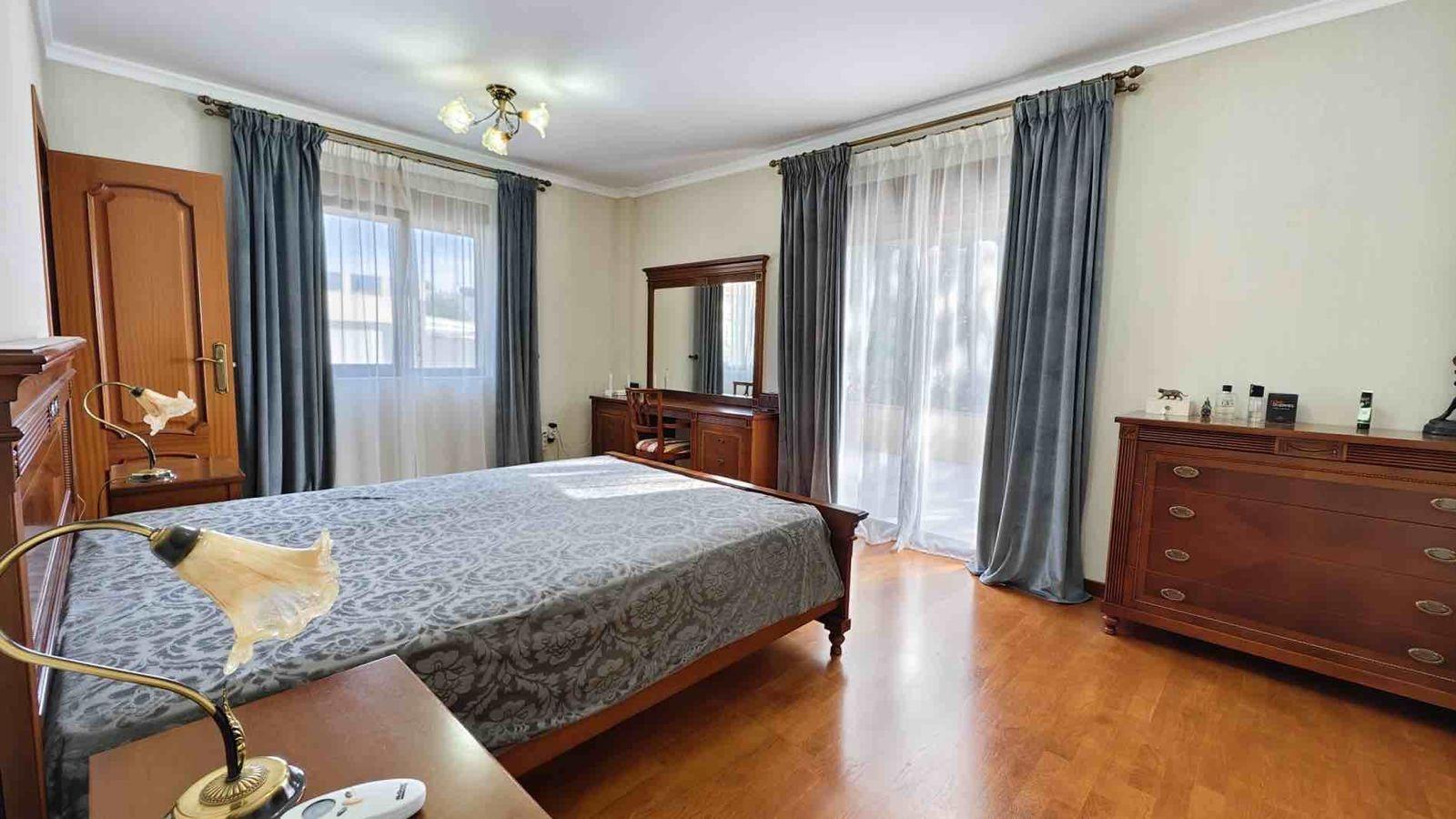 VILLA EN CIUDQUESADA. CON PISCINA PRIVADA. PARCELA 850M2. CASA 364 M2.