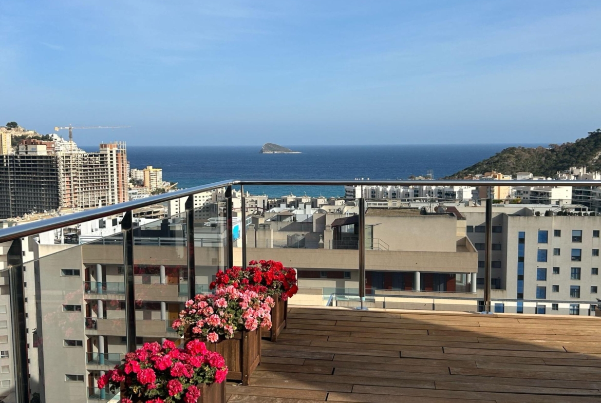 Luxe Penthouse in Cala de Finestrat: Een droom aan de Middellandse Zee