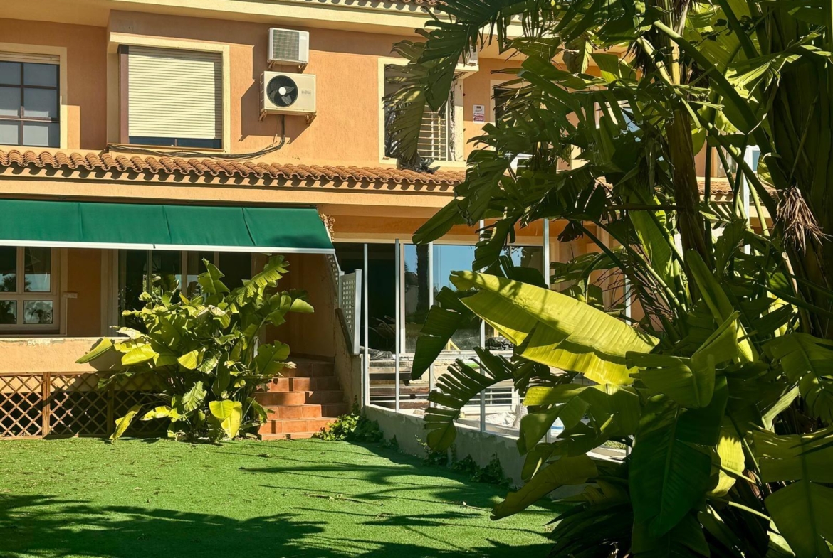 Chalet Pareado con Vistas al Mar en Cabo de las Huertas