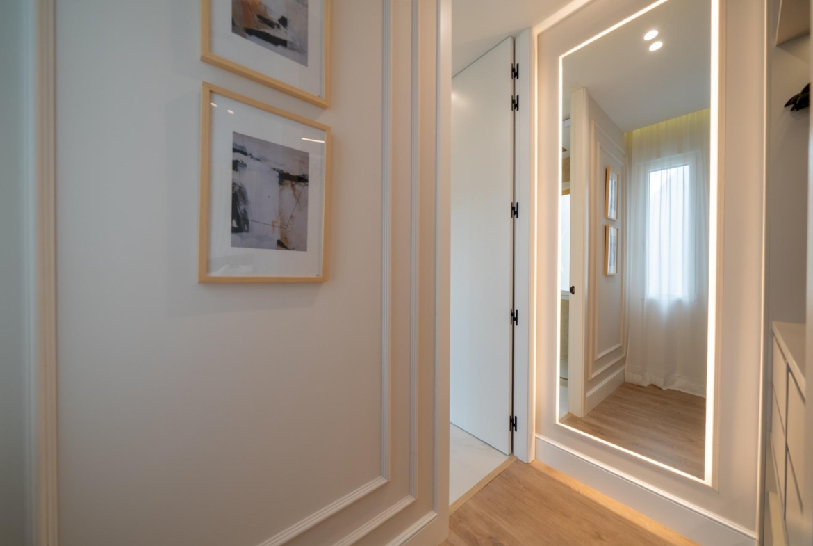 ELEGANT REFURBISHED APARTMENT IN RECOLETOS NEIGHBORHOOD, MADRID