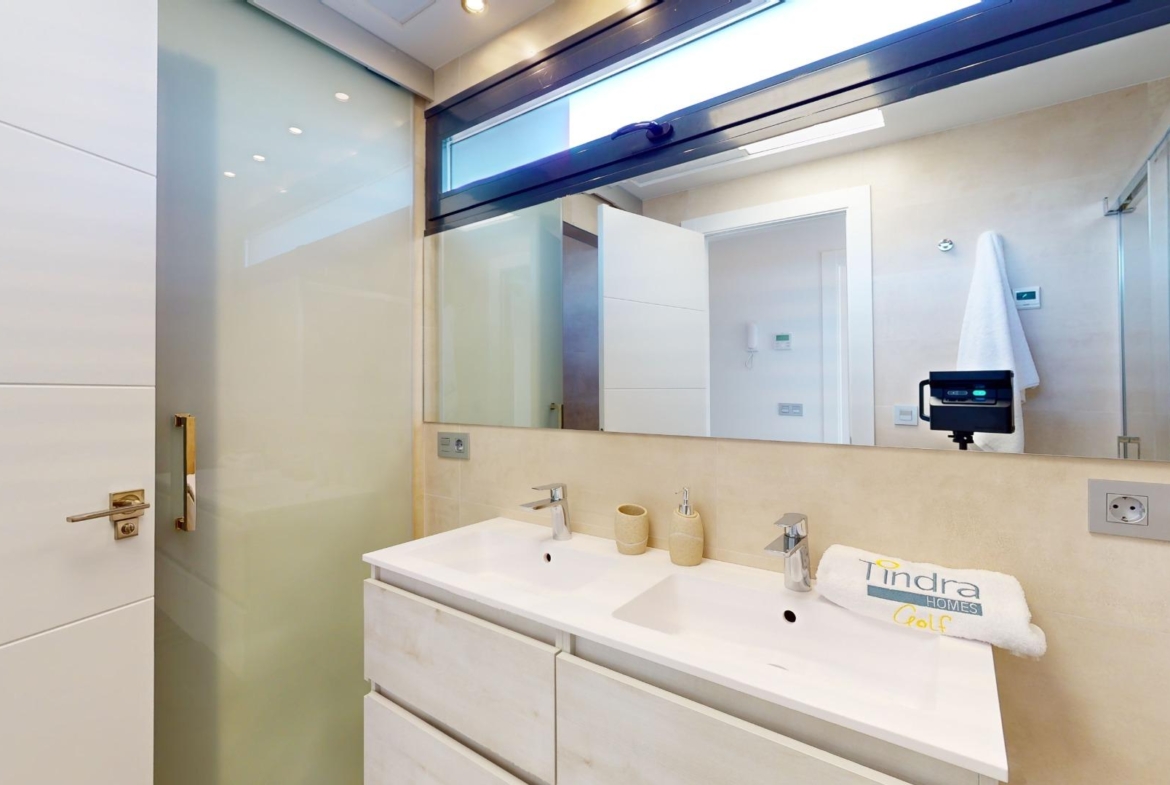 Detached modern villas placed in Roda Golf, Murcia
