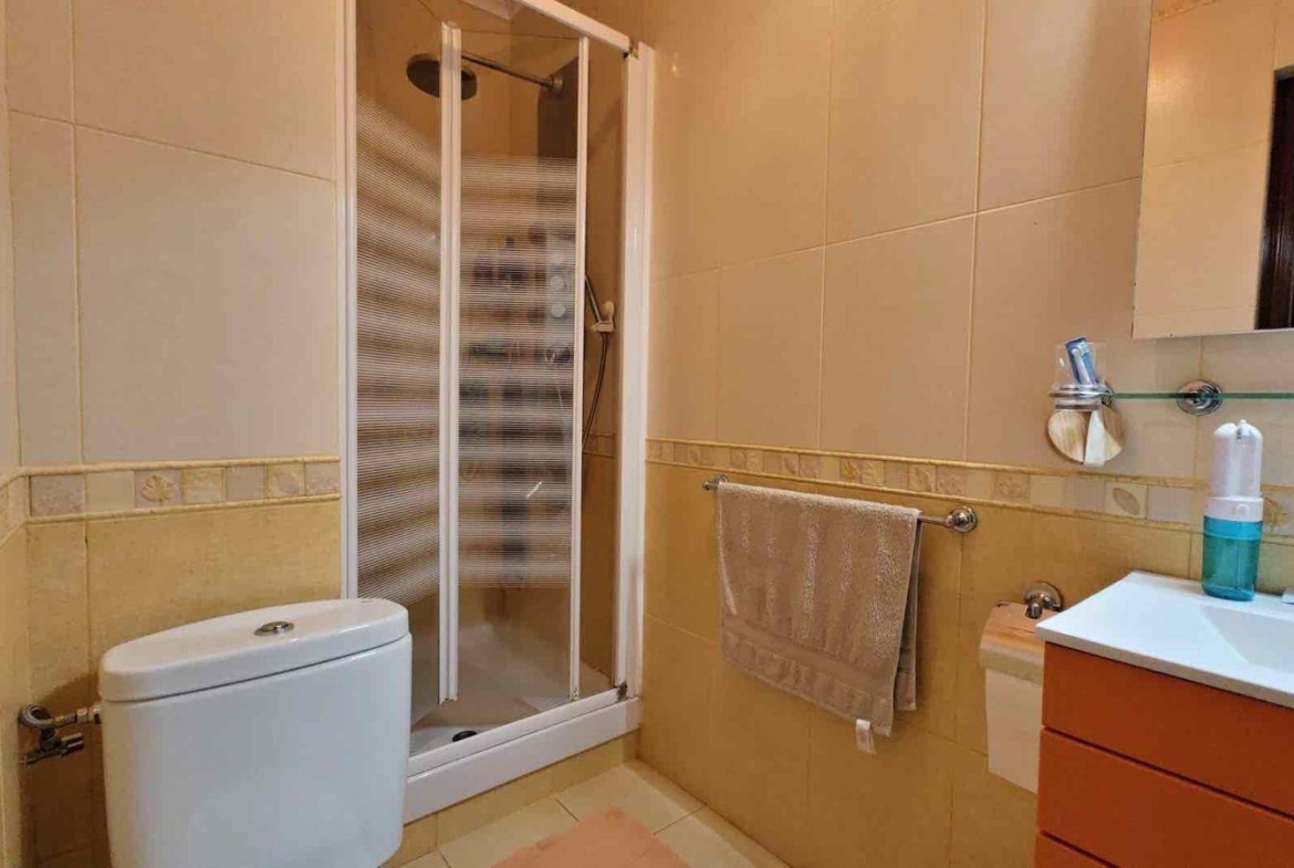 VILLA EN CIUDQUESADA. CON PISCINA PRIVADA. PARCELA 850M2. CASA 364 M2.