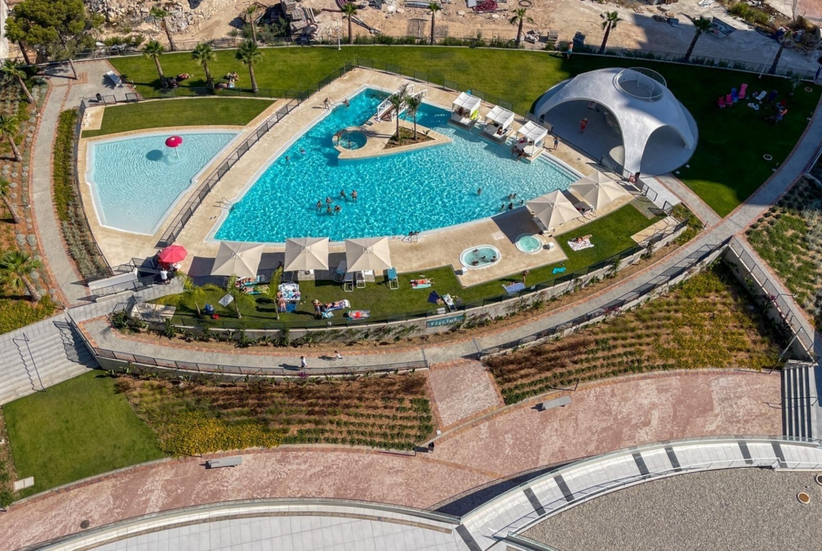 Luxe appartement te koop met prachtig uitzicht op zee