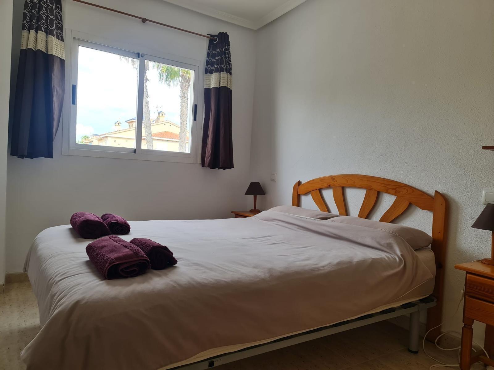 BUNGALOW PLANTA ALTA CON SOLÁRIUM EN ORIHUELA COSTA, ZENIAMAR I.
