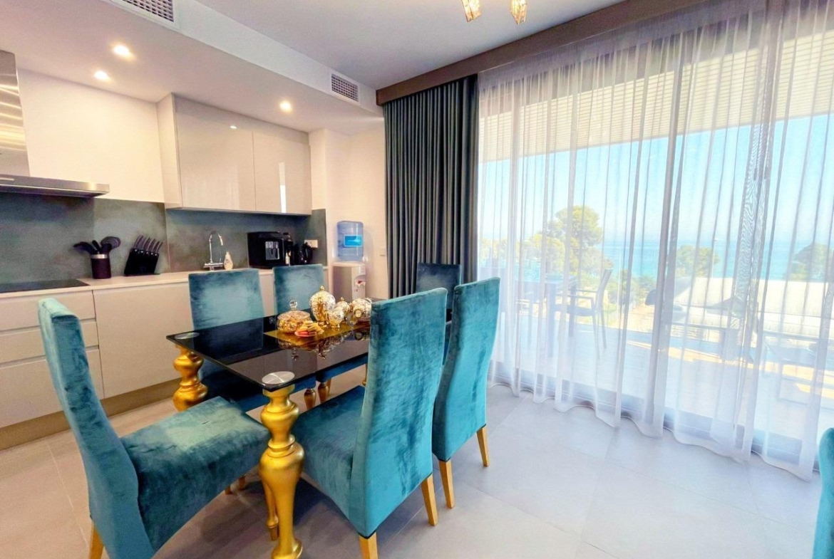 Moderne nieuwe appartementen aan de oevers van de Middellandse Zee