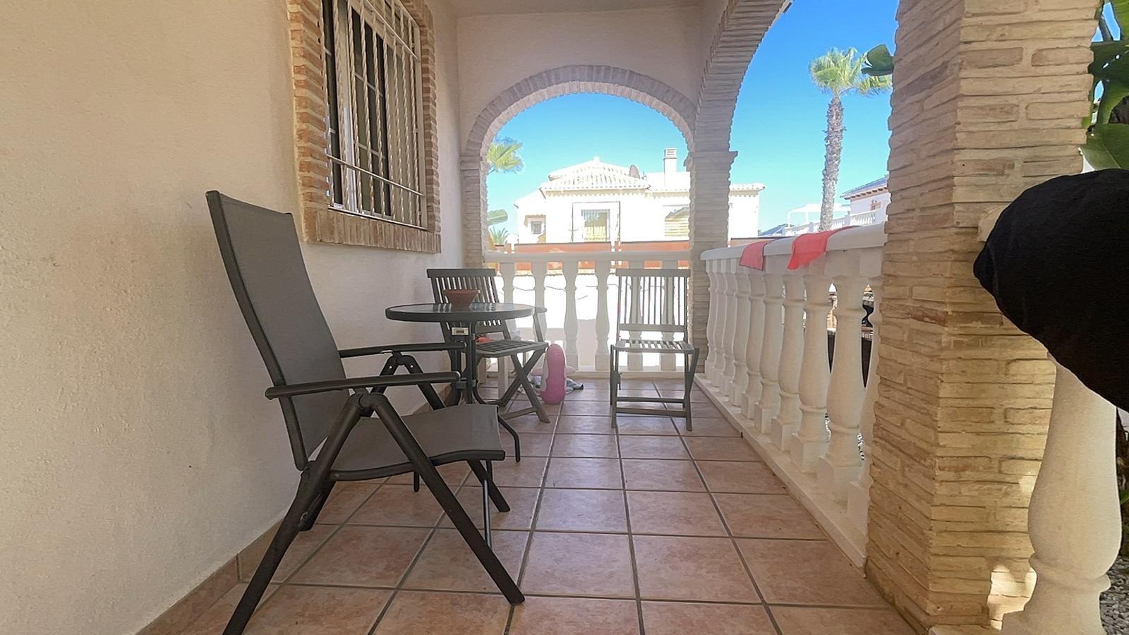 VILLA PARADA CON VISTAS AL MAR Y A 200 METROS DE PLAYA! ZONA TORRE LA MATA. 5 DRM. 3 BAÑOS. PISCINA PRIVADA.