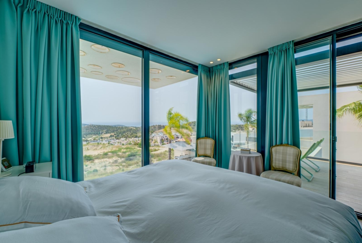 LUXURY VILLA FOR A LARGE FAMILY IN FINESTRAT
