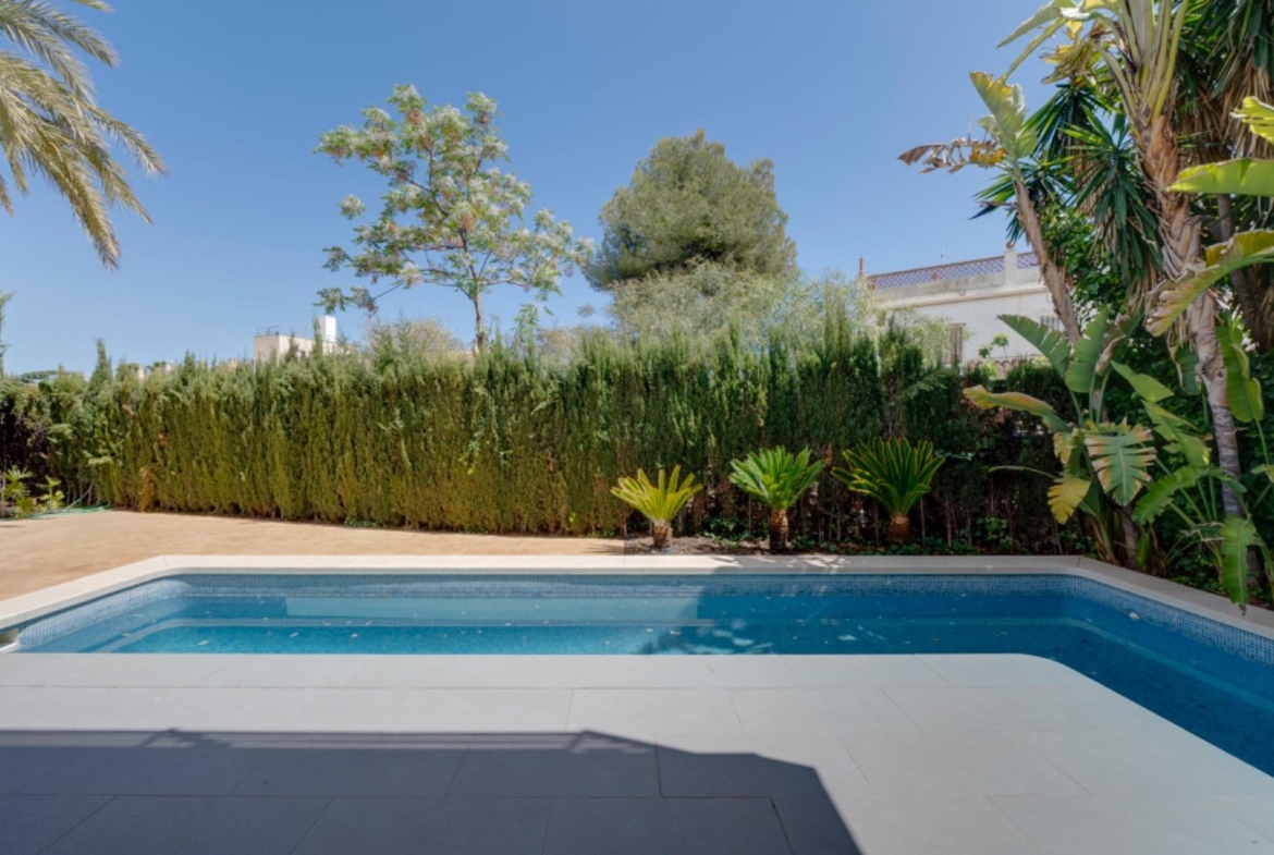 Luxury Villa in the central area of Albir