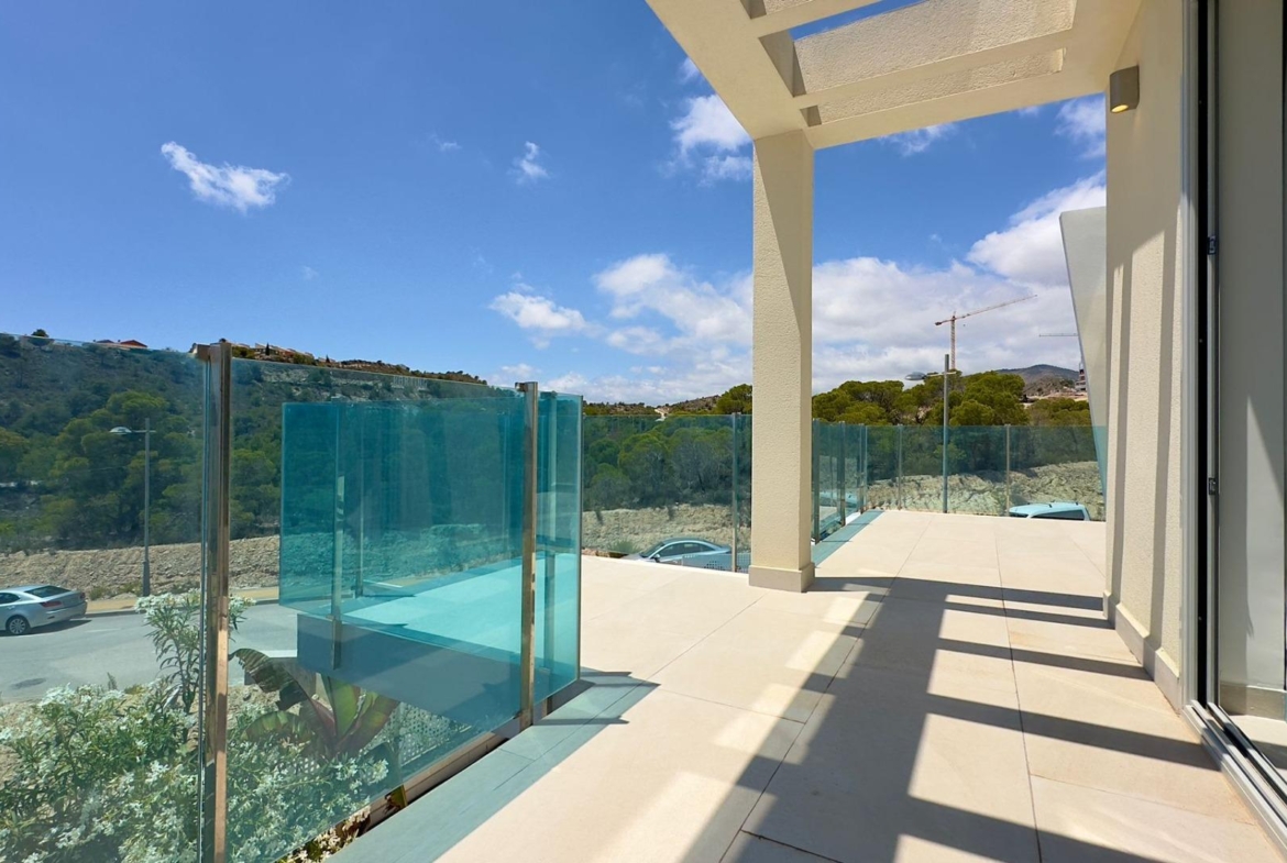 Grote villa op het balkon van Finestrat met uitzicht op de zee