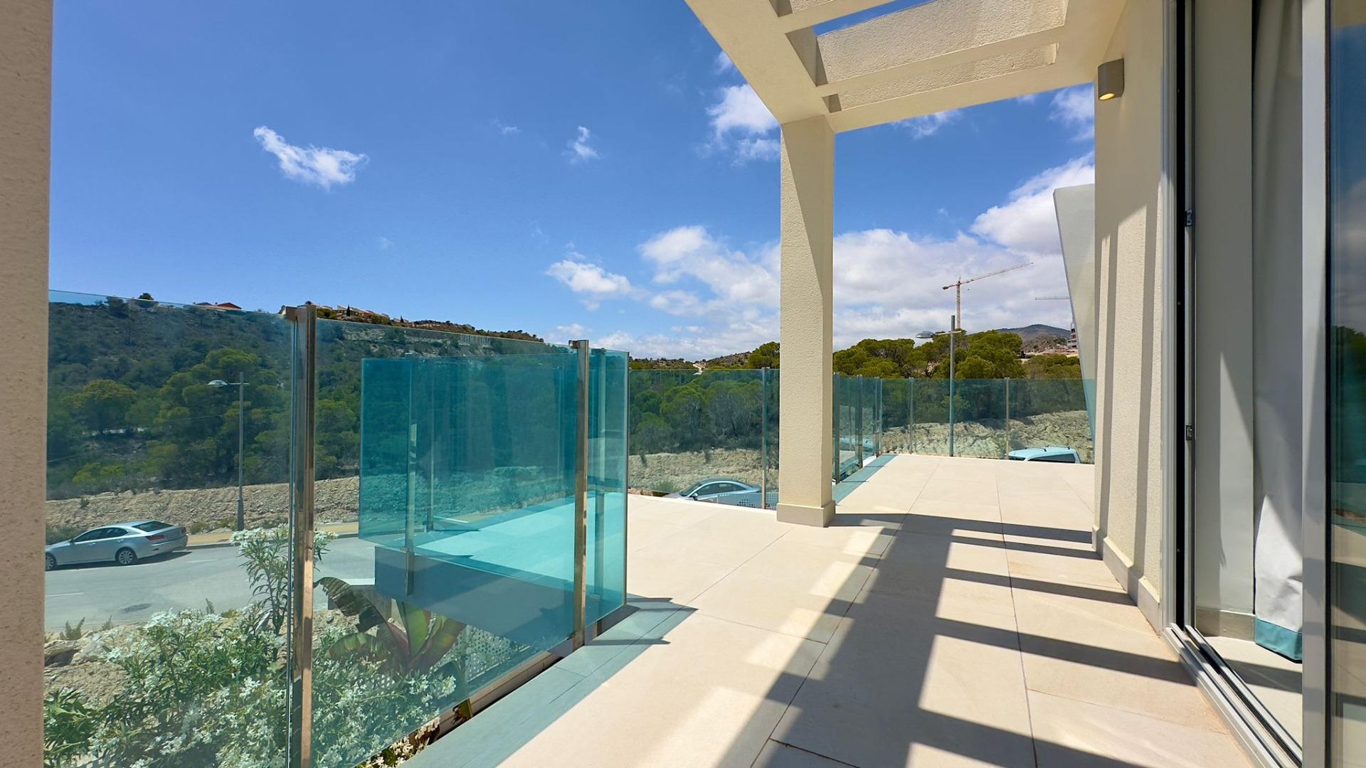 Grote villa op het balkon van Finestrat met uitzicht op de zee