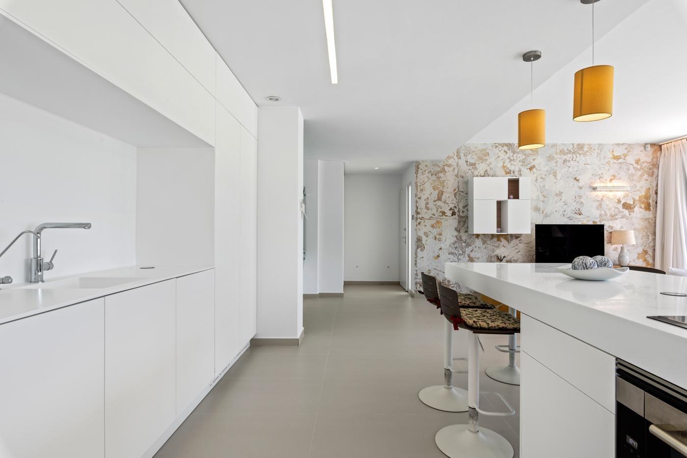 Lujosa villa de obra nueva a un paso de la playa de Campoamor !