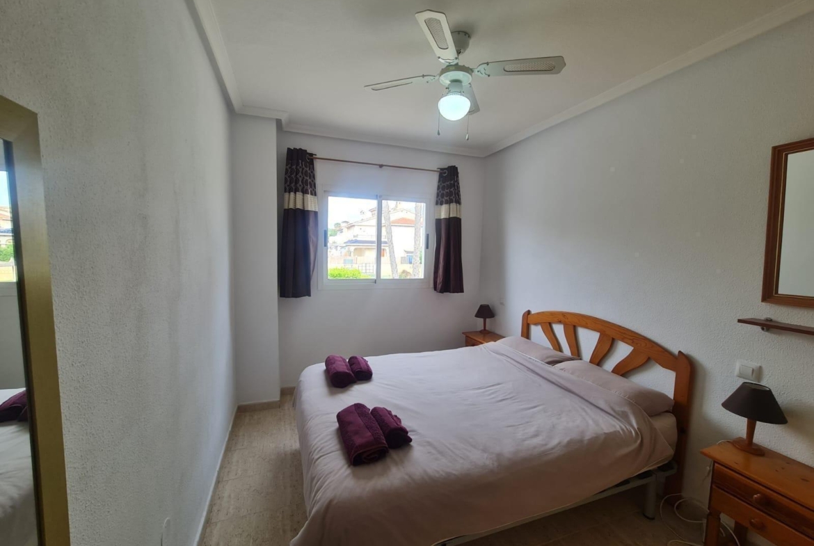 BUNGALOW PLANTA ALTA CON SOLÁRIUM EN ORIHUELA COSTA, ZENIAMAR I.
