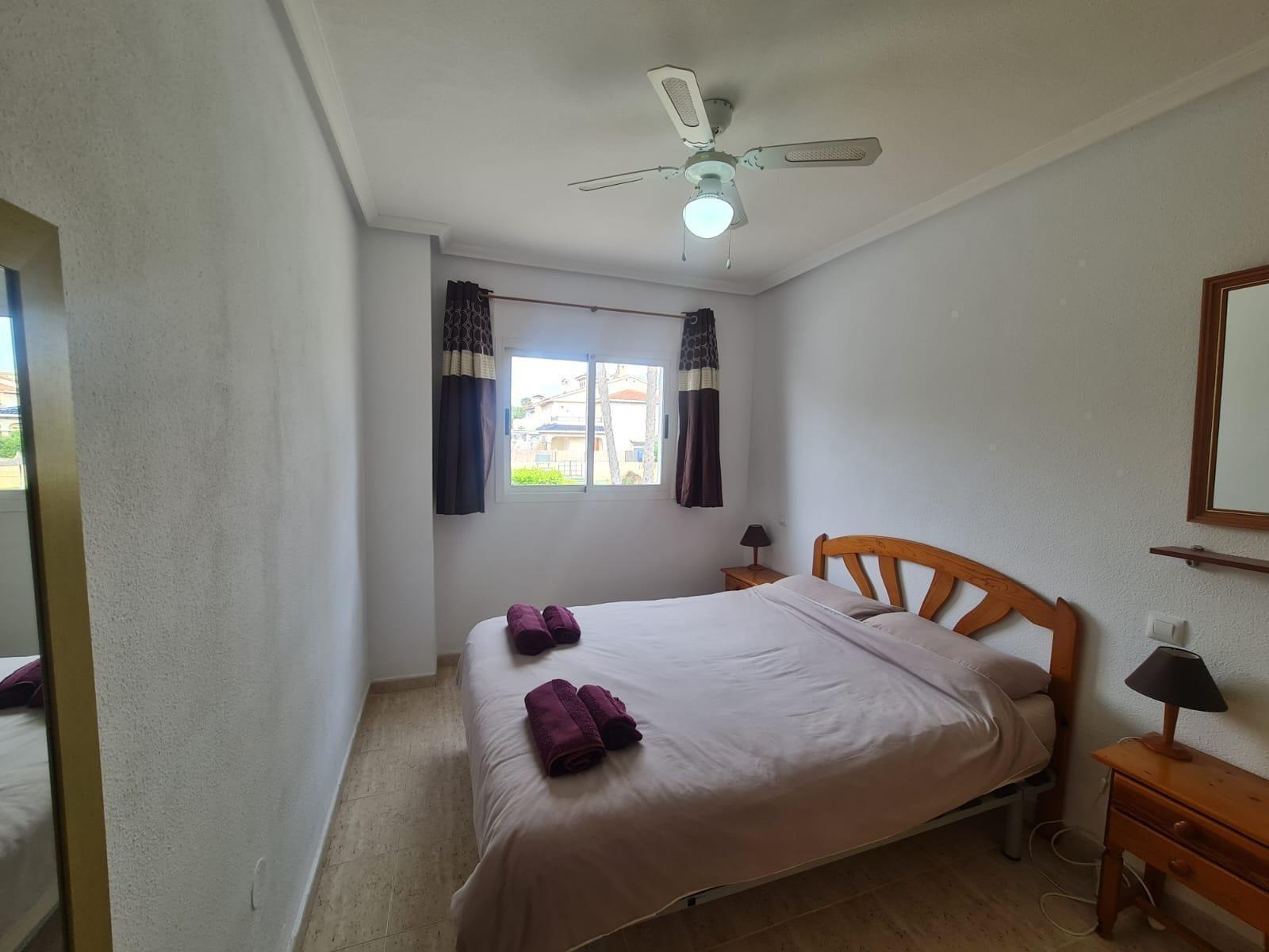 BUNGALOW PLANTA ALTA CON SOLÁRIUM EN ORIHUELA COSTA, ZENIAMAR I.