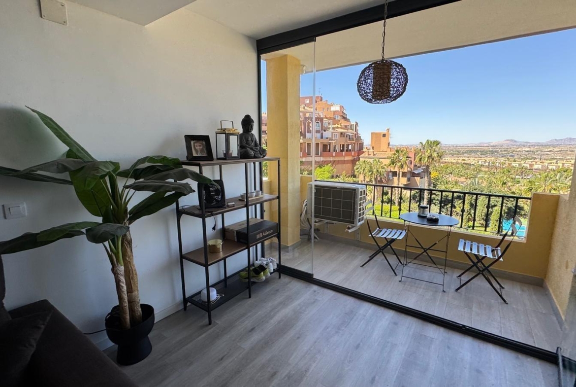 Exclusivo Piso de 2 Dormitorios en el Campo de Golf Bonalba, Mutxamel