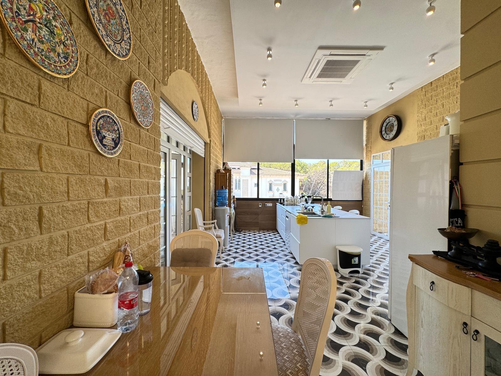 2-35-59 VILLA DE LIJO EN CAMPOAMOR CON 639 M2 DE CASA. PARCELA 800 M2. PISCINA PROPIA. 5 DORM. 4 BAÑOS. PLAYA A 650 METROS.