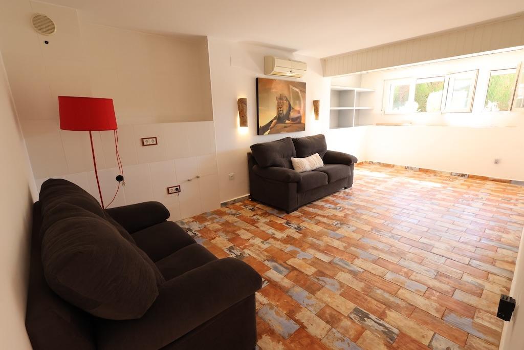 Detached villa in Villamartin plaza