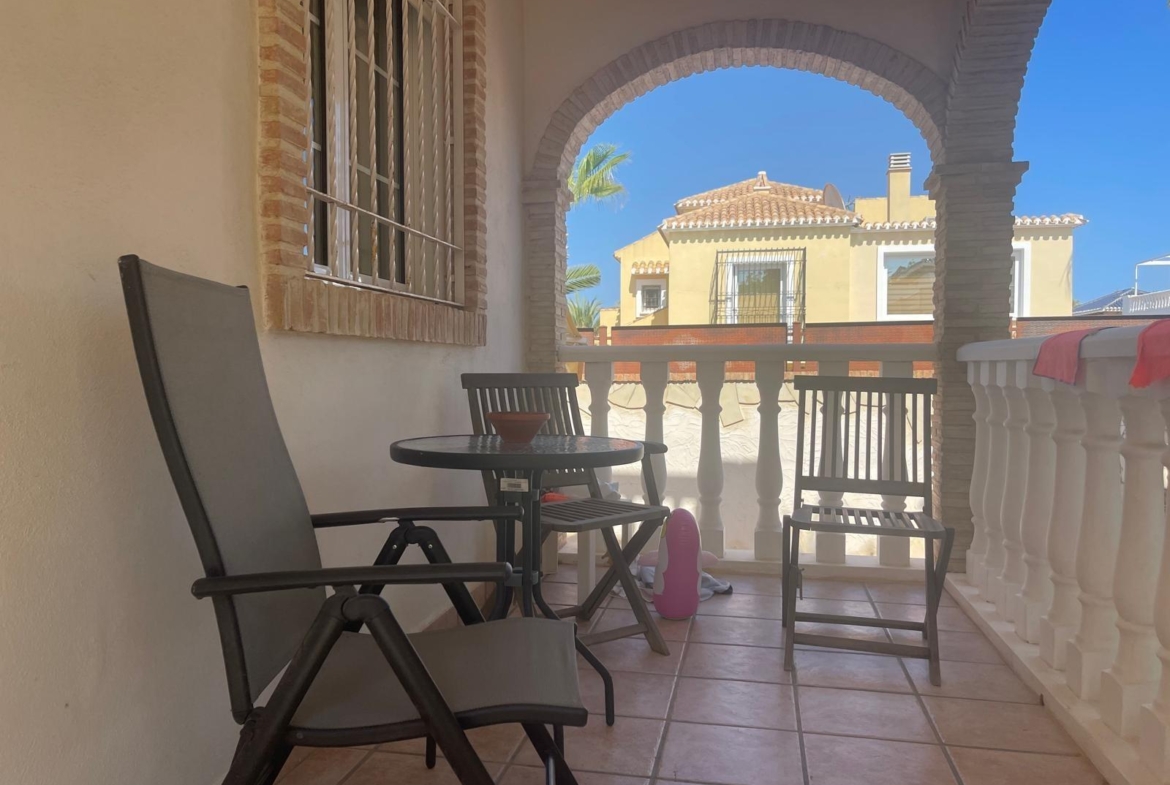VILLA PARADA CON VISTAS AL MAR Y A 200 METROS DE PLAYA! ZONA TORRE LA MATA. 5 DRM. 3 BAÑOS. PISCINA PRIVADA.