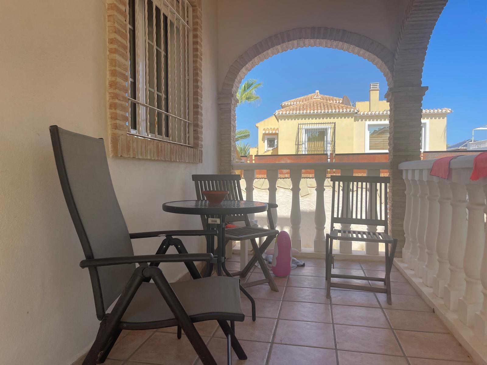 VILLA PARADA CON VISTAS AL MAR Y A 200 METROS DE PLAYA! ZONA TORRE LA MATA. 5 DRM. 3 BAÑOS. PISCINA PRIVADA.