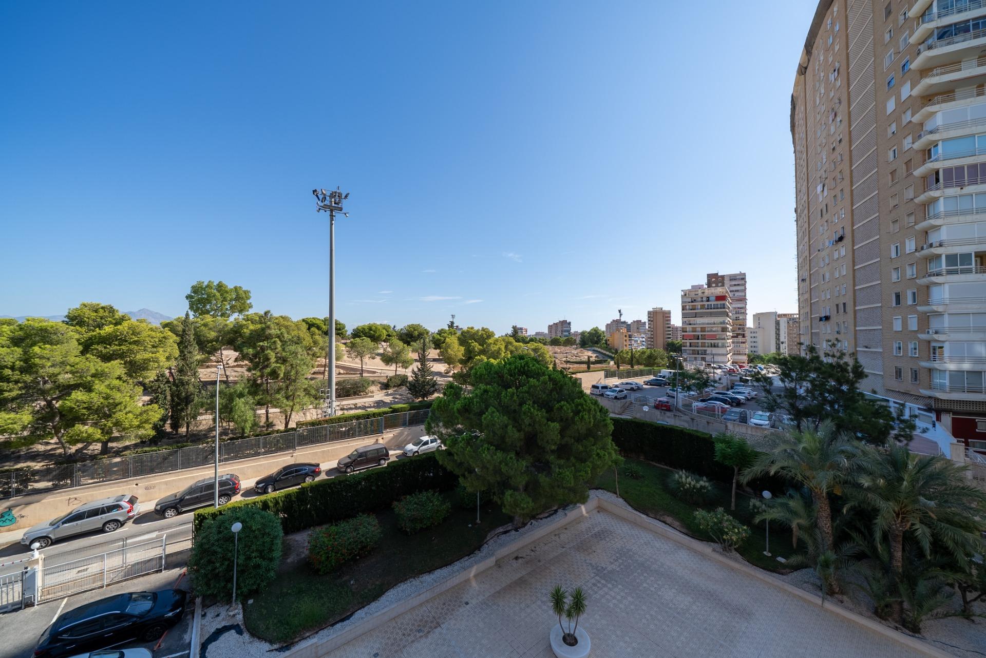 Piso en Edificio de Lujo a 2 minutos del Mar en la Albufereta