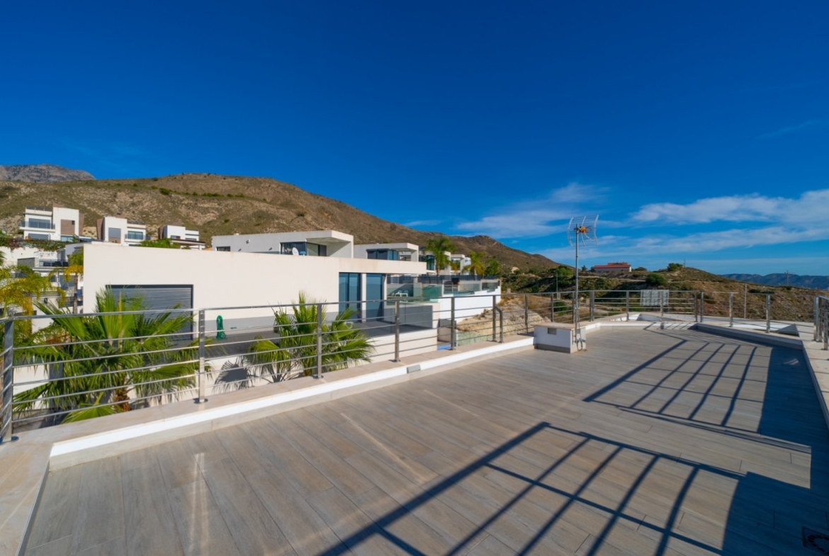 VILLA DE LUJO EN VENTA EN FINESTRAT – BALCON DE FINESTRAT