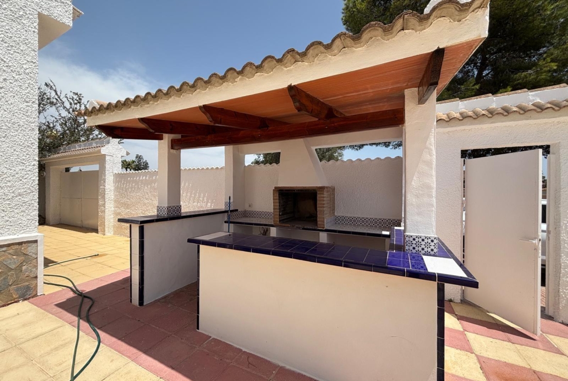 FABULOSA VILLA REFORMADA ESTILO MEDITERRÁNEO EN CIUDAD QUESADA