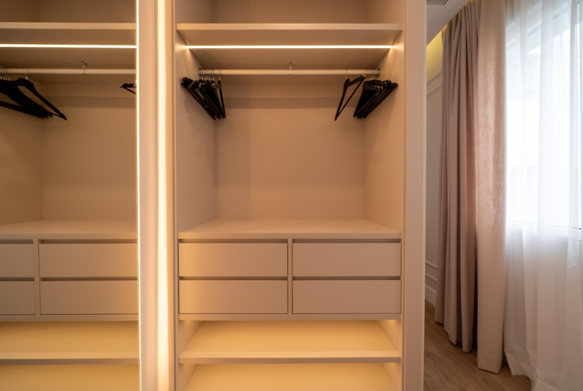 ELEGANT REFURBISHED APARTMENT IN RECOLETOS NEIGHBORHOOD, MADRID