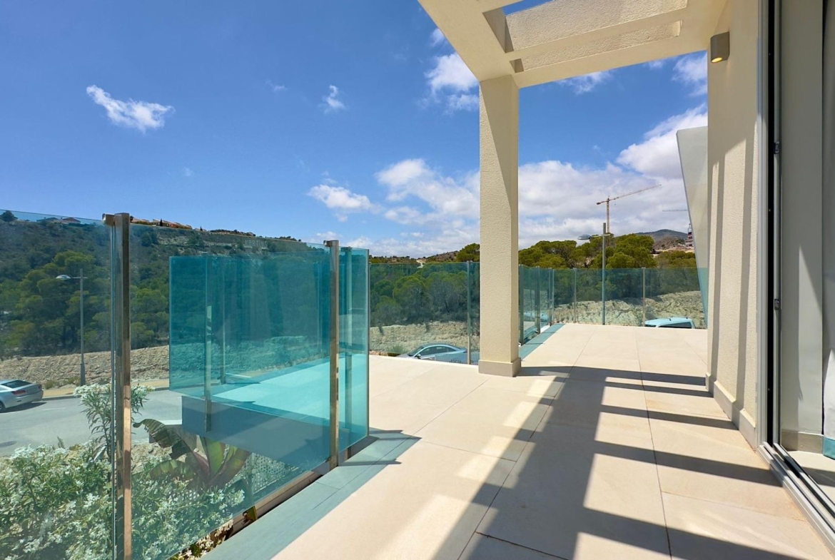 Grote villa op het balkon van Finestrat met uitzicht op de zee