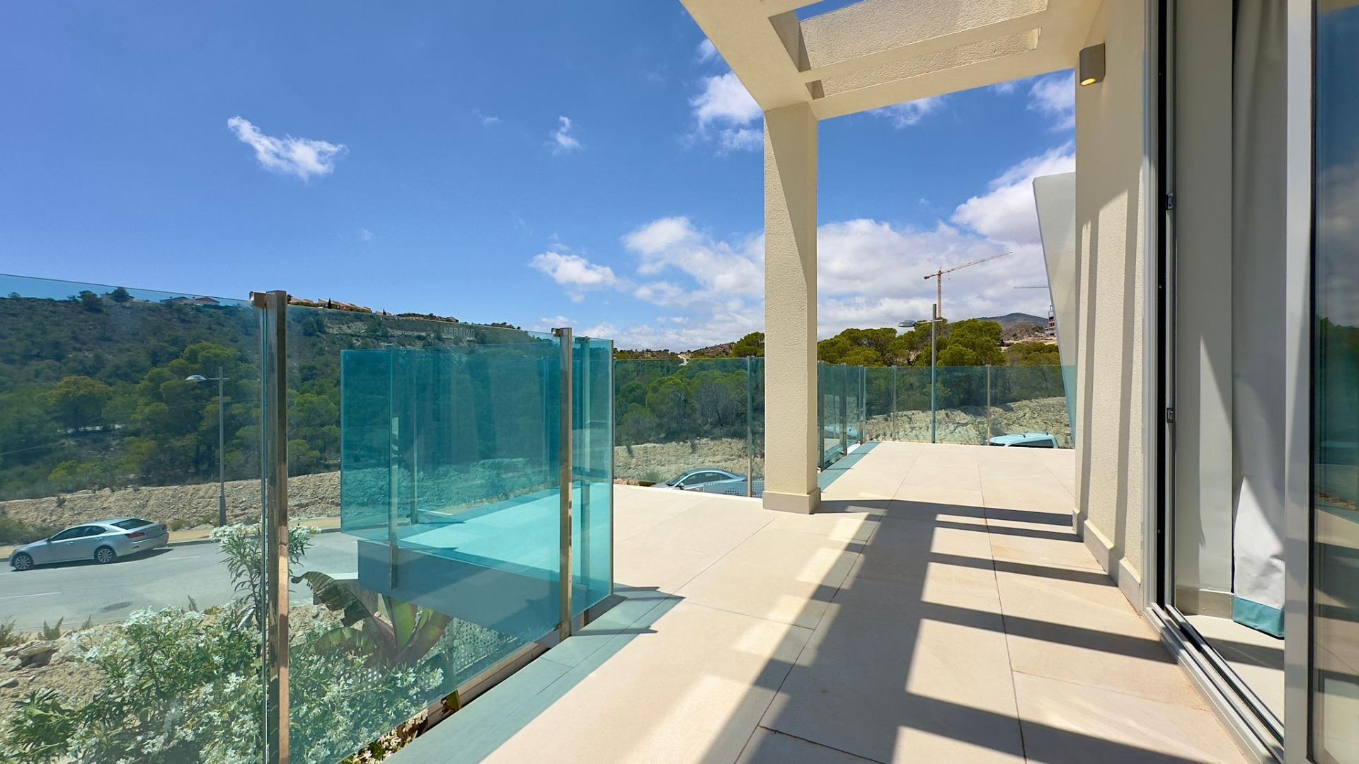 Grote villa op het balkon van Finestrat met uitzicht op de zee
