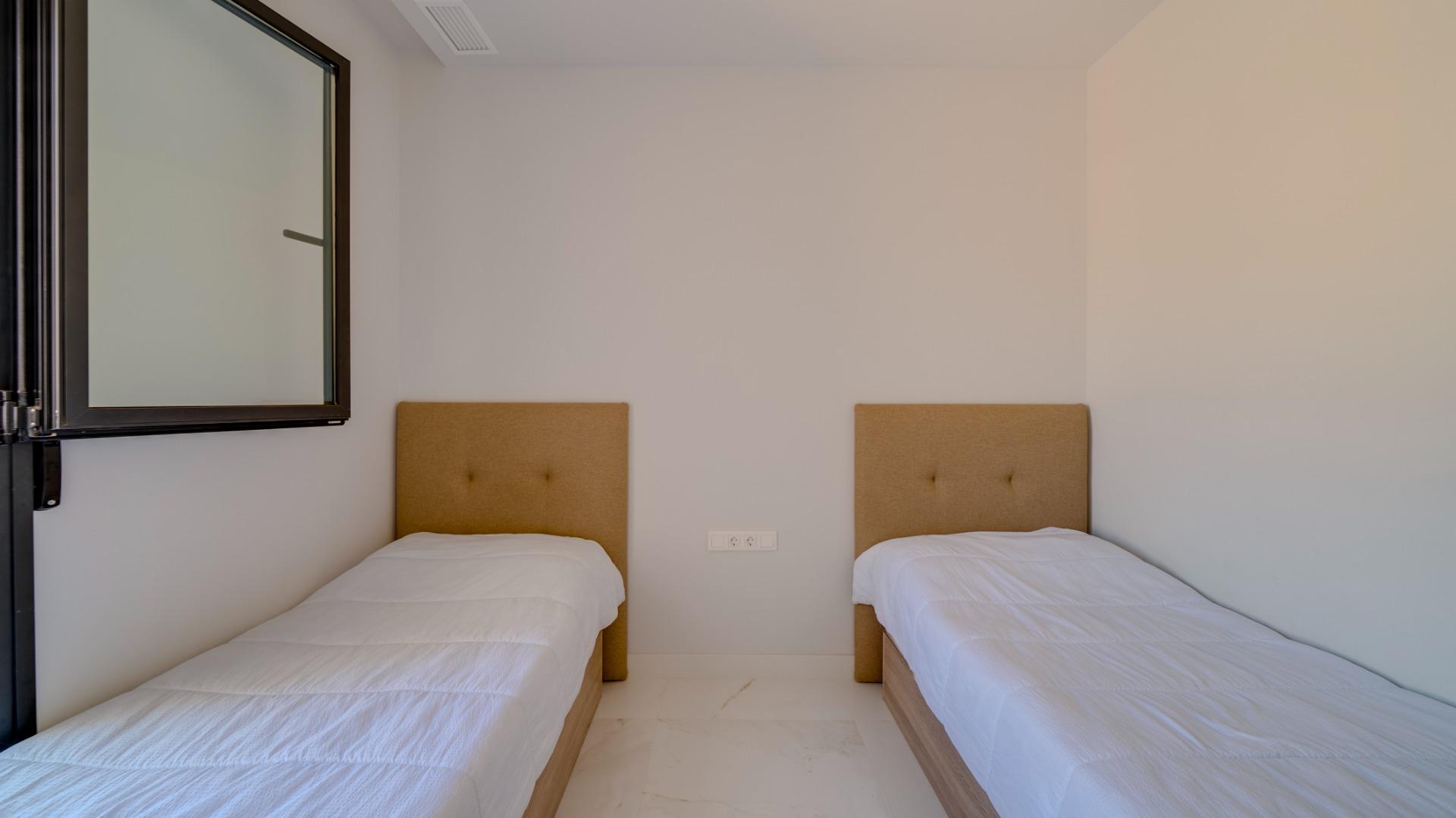 Exclusivo Piso en la Cala de Benidorm con Vistas al Mar