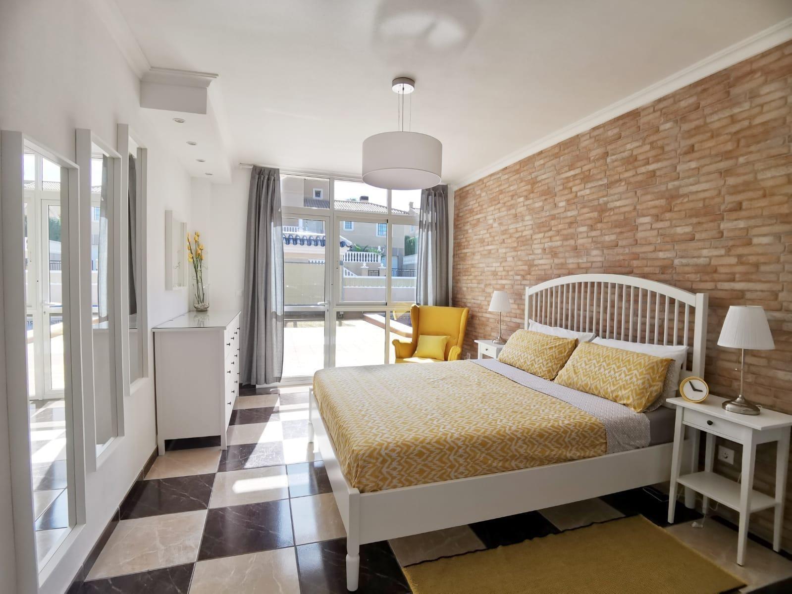 2-36-42 Ruim chalet in La Florida, Orihuela Costa – Ideaal om te genieten van de zon en het strand