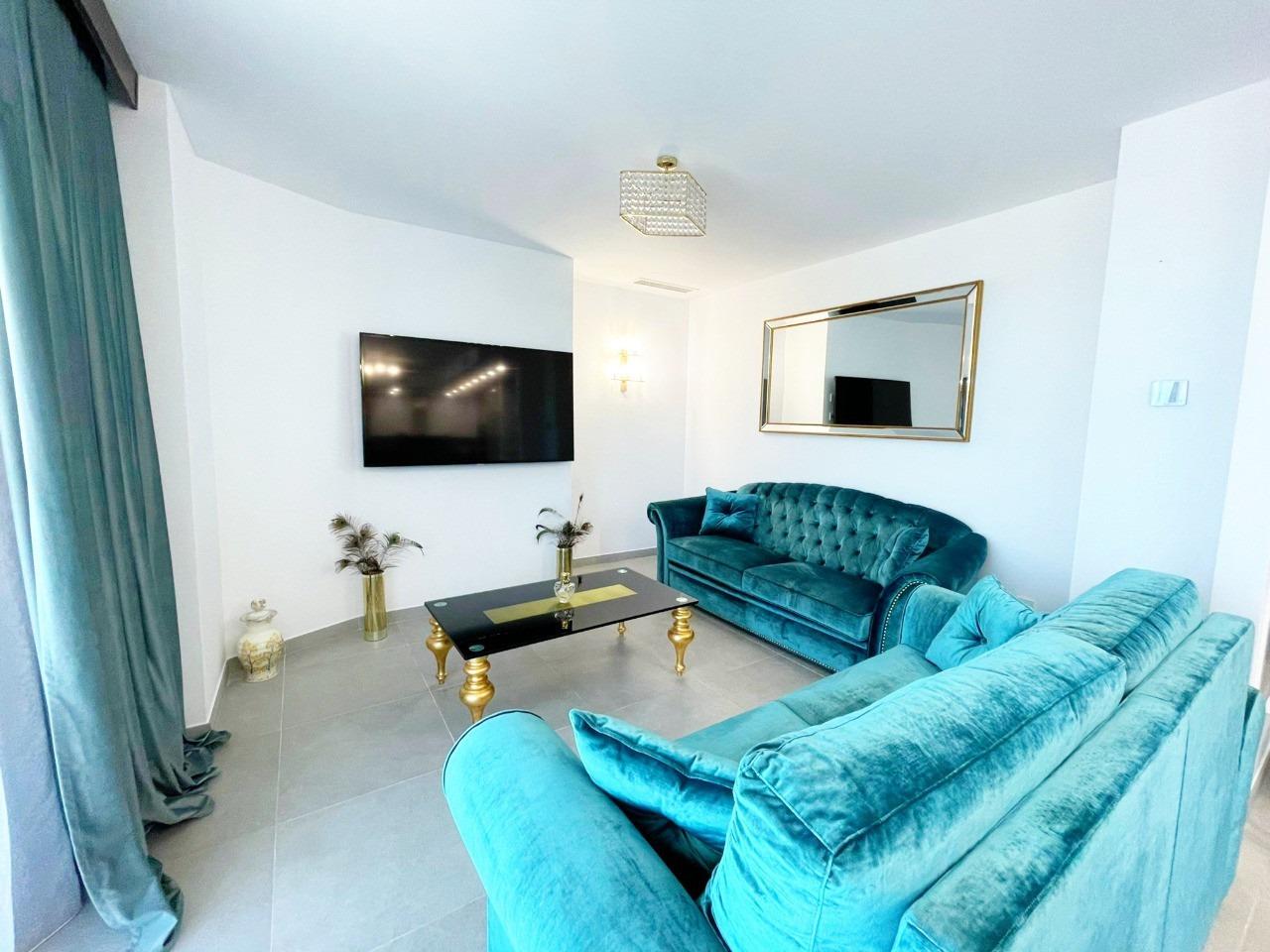 Moderne nieuwe appartementen aan de oevers van de Middellandse Zee