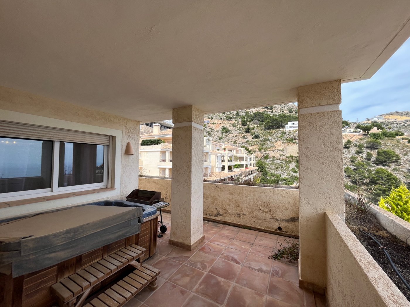 ALTEA HILLS EXCLUSIVE FLAT FOR SALE WITH SEA VIEWS